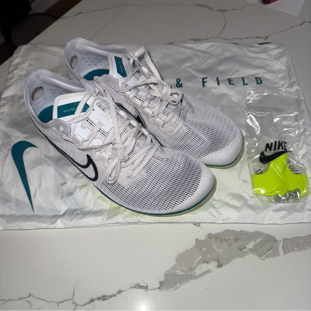 NEW Nike Men's 7.5 Zoom Mamba 6 White Spruce Green Teal Track Spikes DR2733-102
